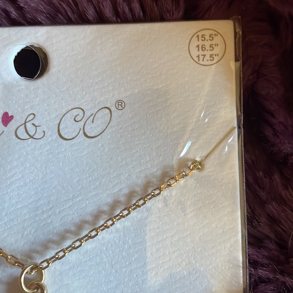 🌟✨⭐️FRESH&CO GOLD CROSS MULTILAYERED NECKLACE✨🌟 - Picture 3 of 4